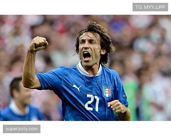 克罗斯与皮尔洛：从后置组织核心到节拍控制者的角色演变